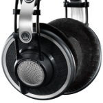 AKG 702