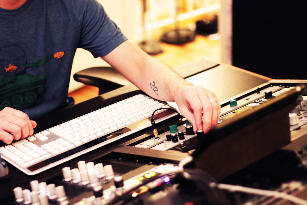 Jon Weil turning knobs